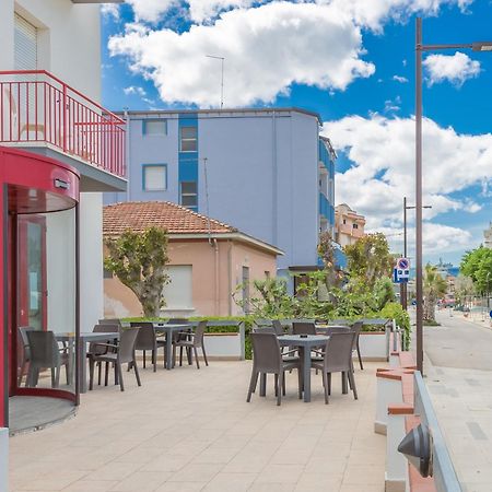 Hotel Marylise Rimini Buitenkant foto