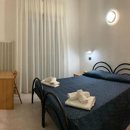 Hotel Marylise Rimini Buitenkant foto