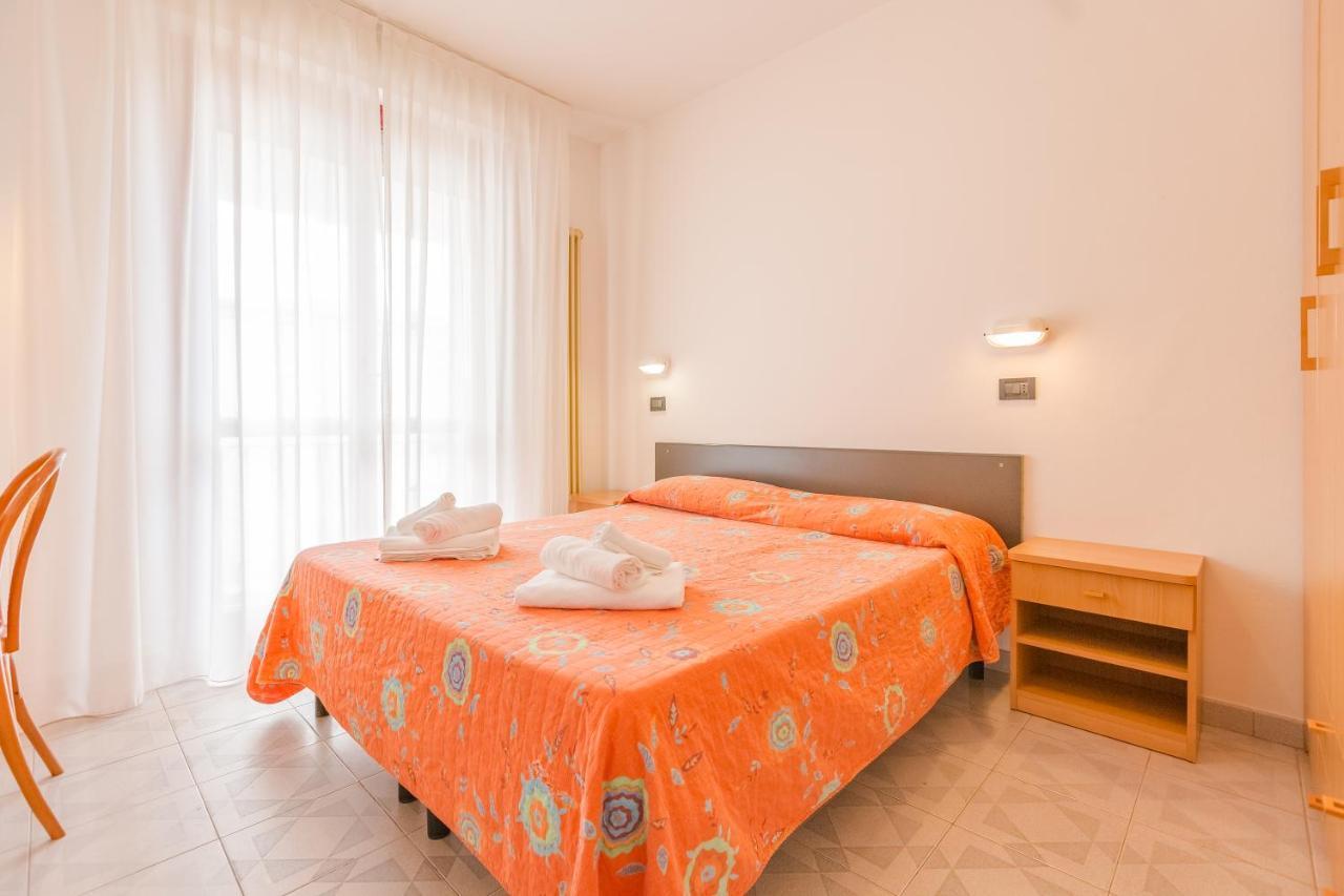 Hotel Marylise Rimini Buitenkant foto
