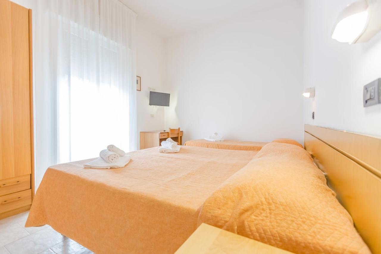 Hotel Marylise Rimini Buitenkant foto