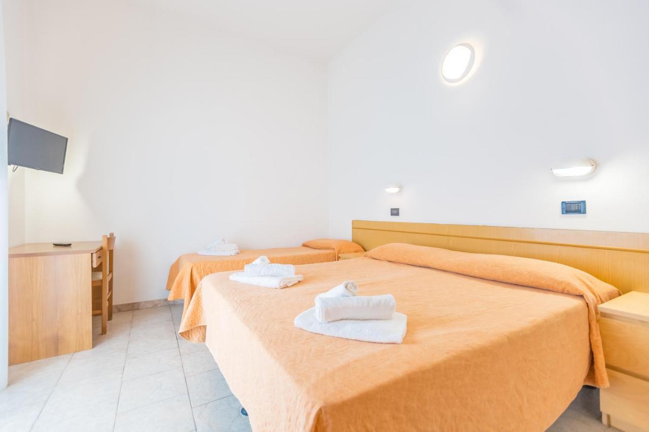 Hotel Marylise Rimini Buitenkant foto