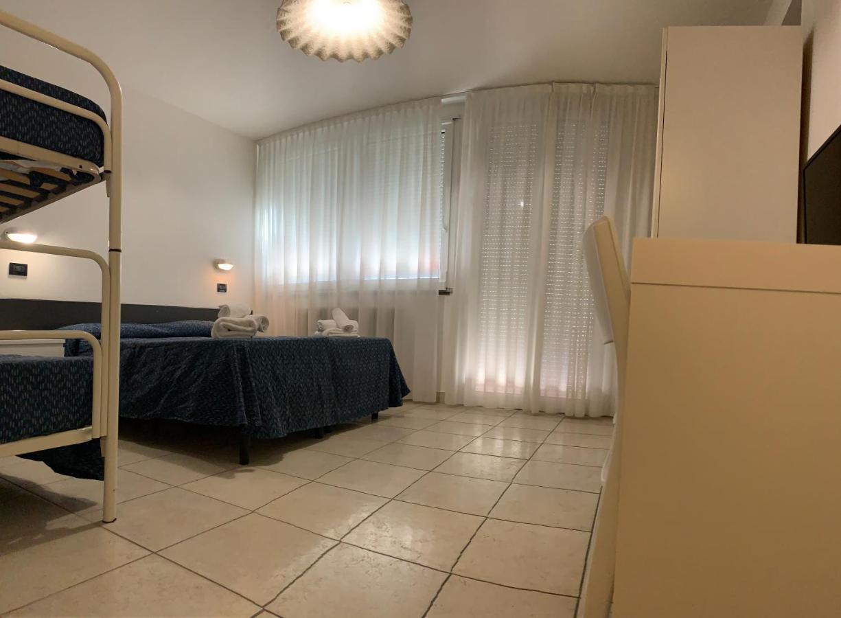 Hotel Marylise Rimini Buitenkant foto