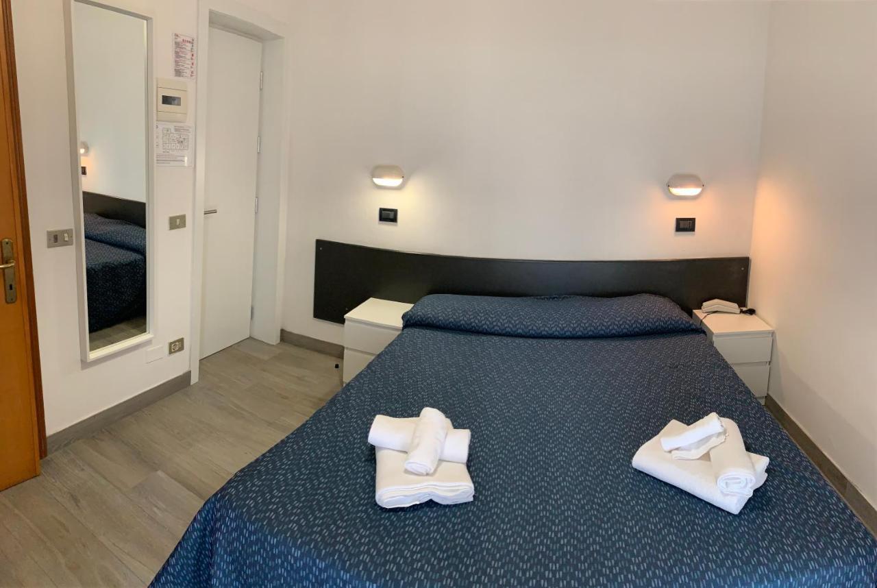 Hotel Marylise Rimini Buitenkant foto