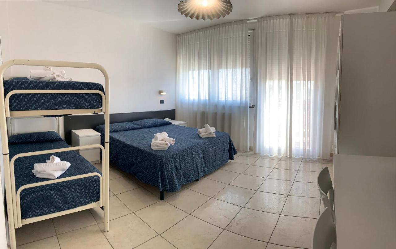 Hotel Marylise Rimini Buitenkant foto