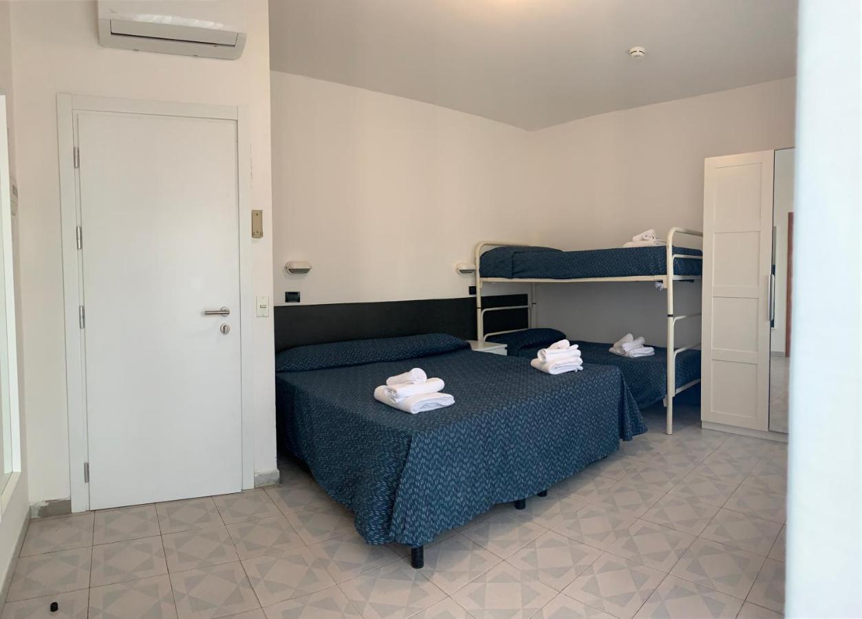 Hotel Marylise Rimini Buitenkant foto