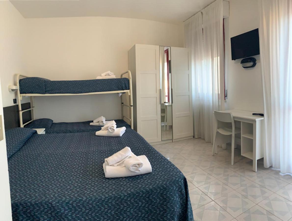Hotel Marylise Rimini Buitenkant foto