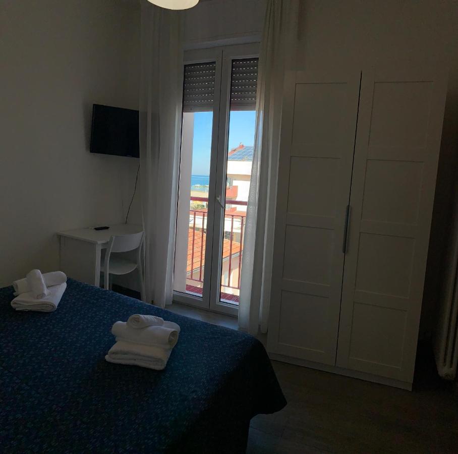 Hotel Marylise Rimini Buitenkant foto
