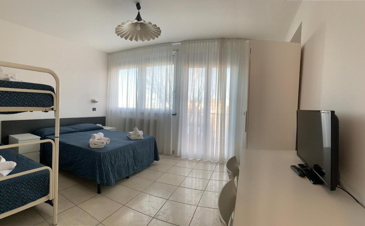 Hotel Marylise Rimini Buitenkant foto