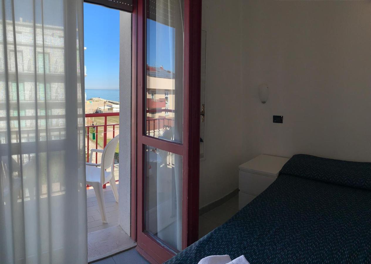 Hotel Marylise Rimini Buitenkant foto