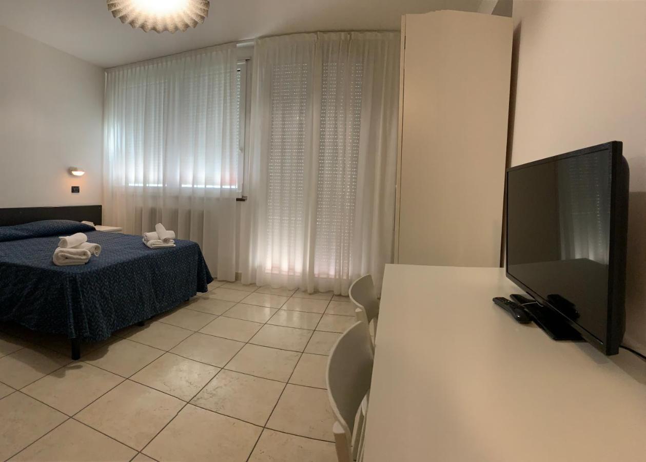 Hotel Marylise Rimini Buitenkant foto