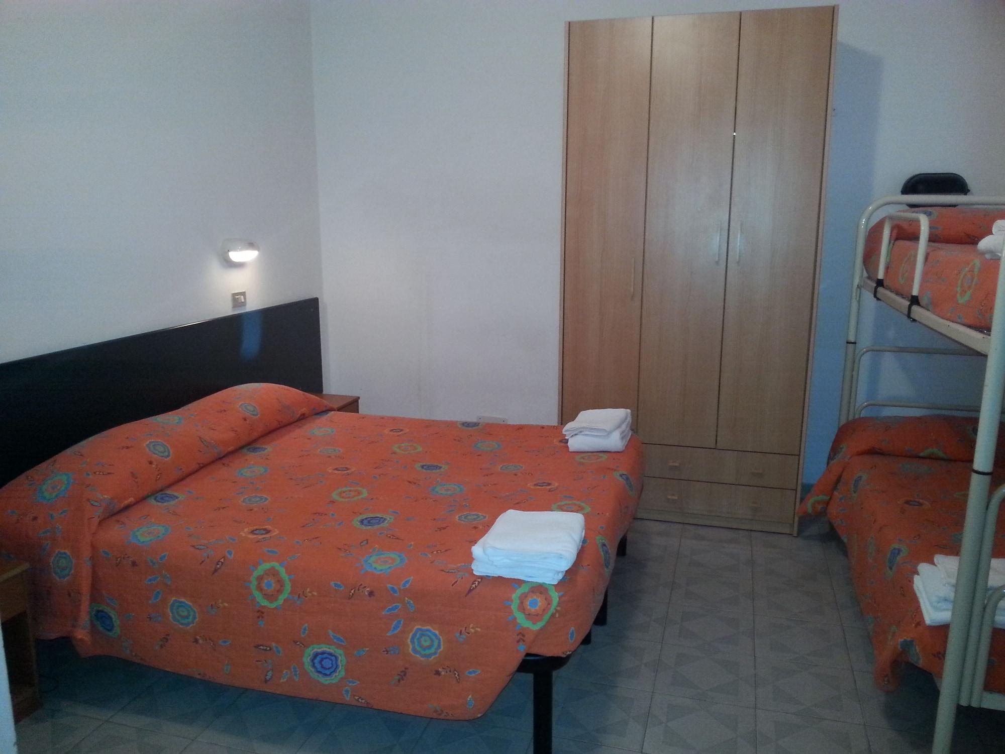Hotel Marylise Rimini Buitenkant foto