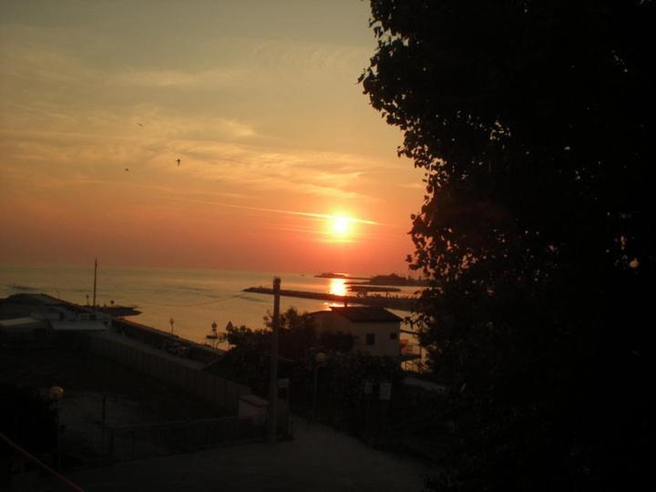Hotel Marylise Rimini Buitenkant foto