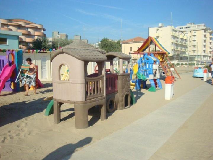 Hotel Marylise Rimini Buitenkant foto