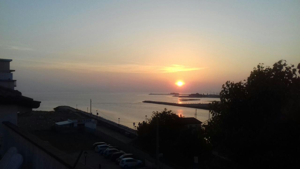 Hotel Marylise Rimini Buitenkant foto